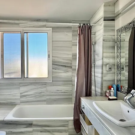 With Shared Pool Апартаменты *